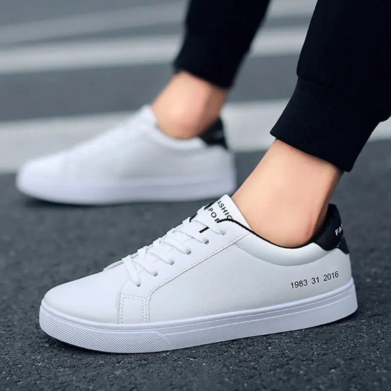 White sneakers Old Money Classic