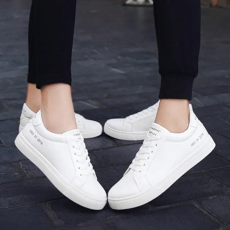 White sneakers Old Money Classic