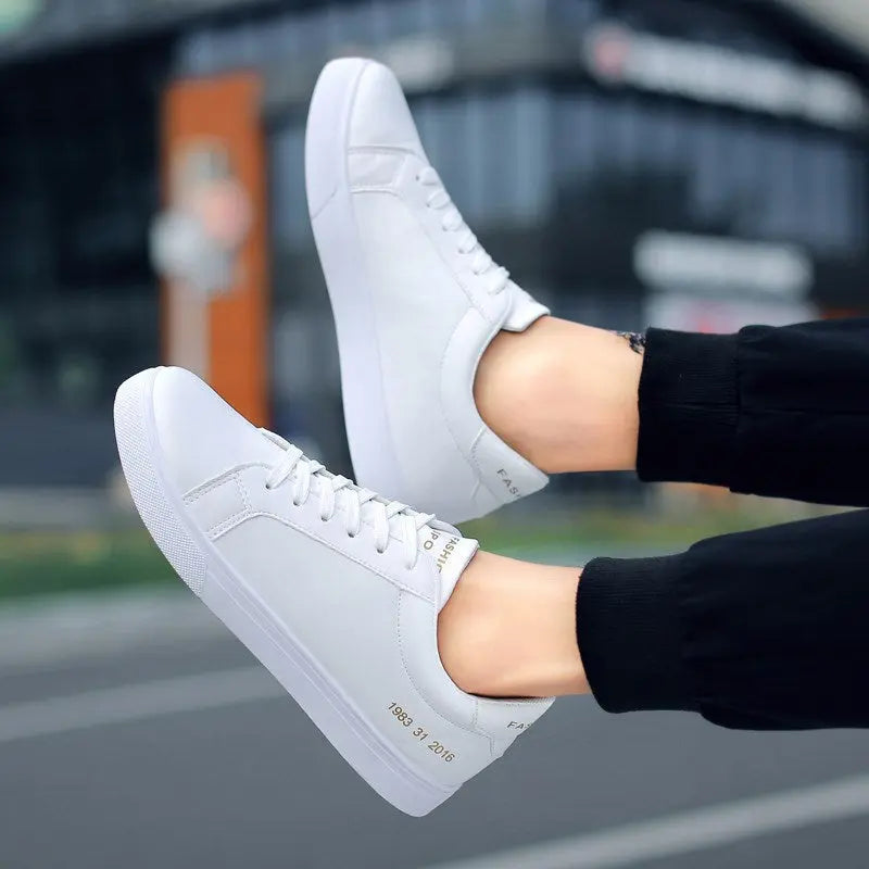 White sneakers Old Money Classic