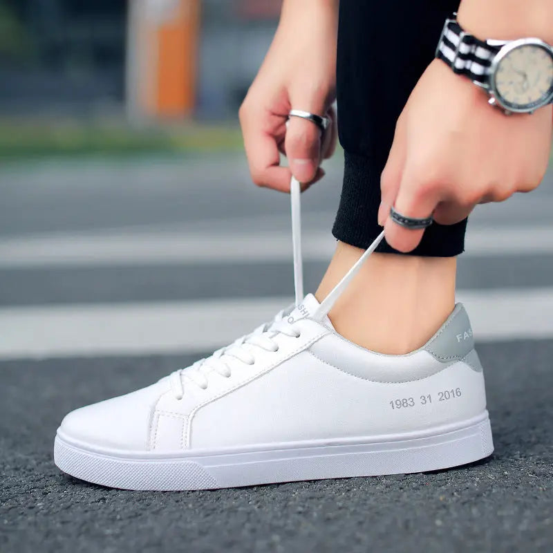 White sneakers Old Money Classic